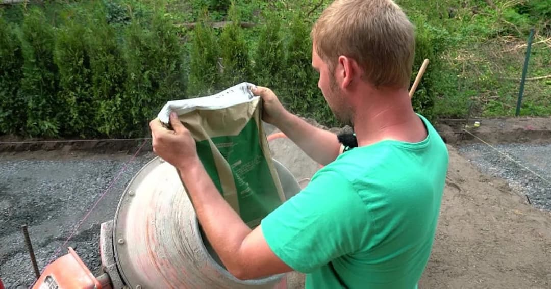 Jak rozrobić cement: Kluczowe proporcje i techniki, aby uniknąć błędów
