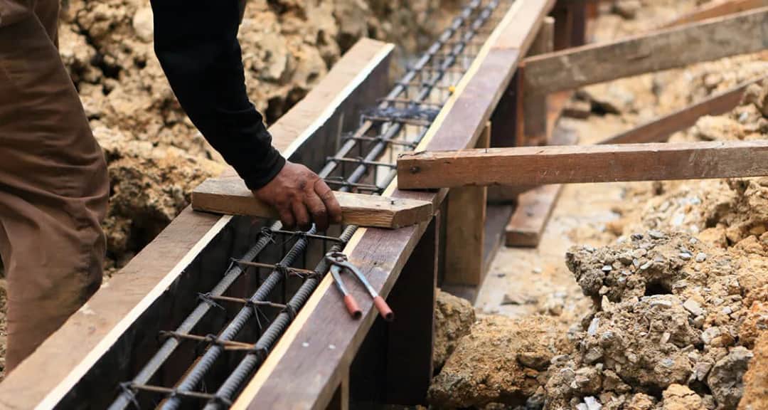 Jaki cement na fundament - wybór odpowiedniego betonu do budowy