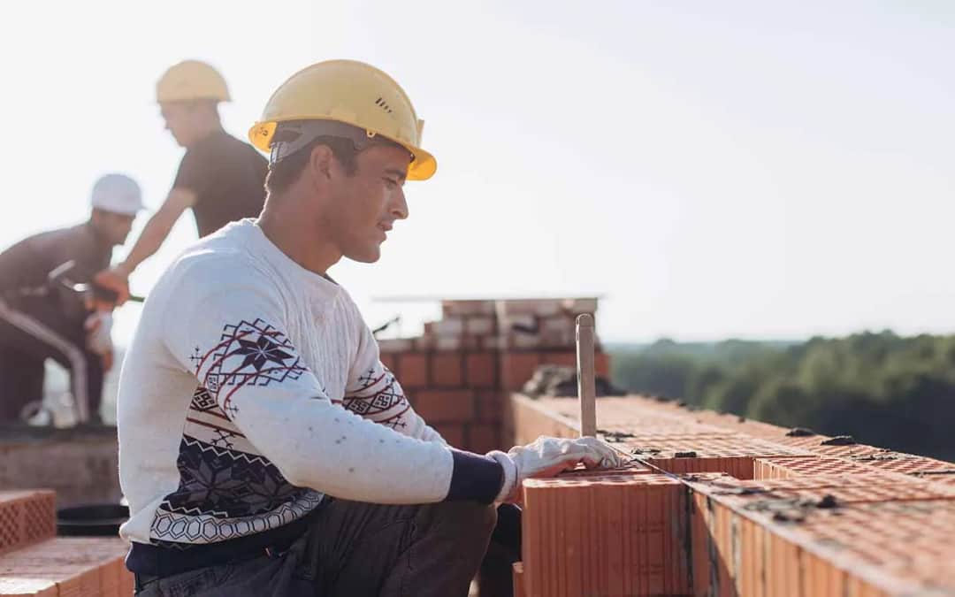 Cement czy gotowa zaprawa - co wybrać, by uniknąć błędów?