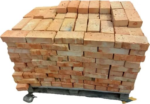 Ile jest cegieł na palecie? Zaskakujące różnice w ilości!