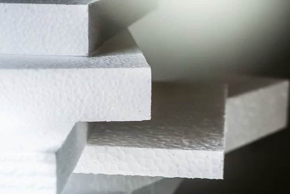 Jakiej grubości styropian na fundamenty, aby uniknąć problemów z izolacją?